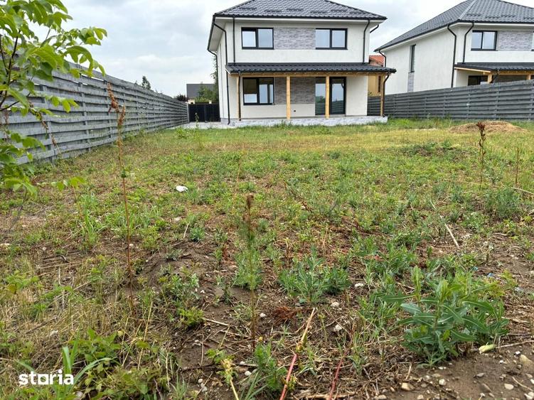 Casă cu 5 camere cu Teren 627 Mp în Corbeanca