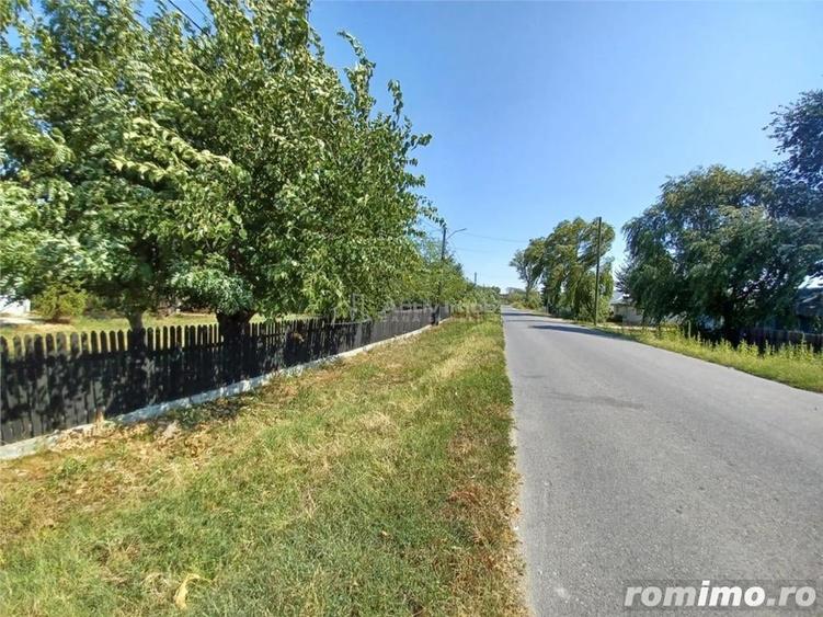 Casă cu 3 camere cu Teren 4658 Mp în Ghimpați
