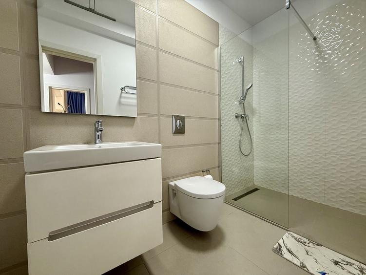 Casă cu 5 camere cu Canalizare în Pipera