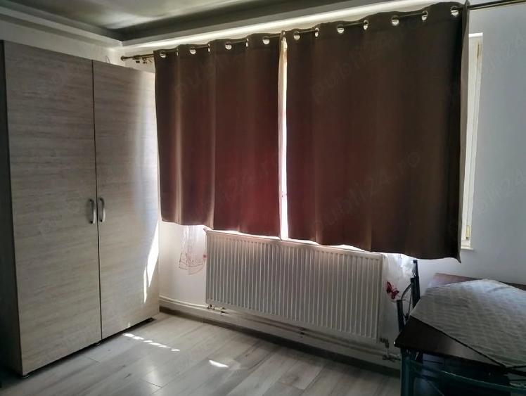 Apartament cu 3 camere semidecomandat în Republicii