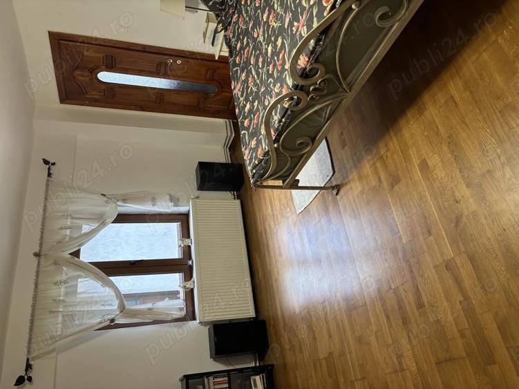 Casă cu 6 camere cu Teren 490 Mp în Vulcan