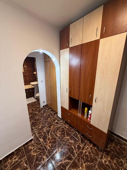Apartament cu 2 camere decomandat în Nicolina