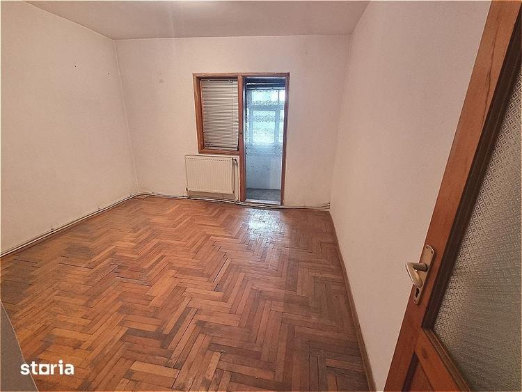 Apartament cu 3 camere decomandat în Mioriței
