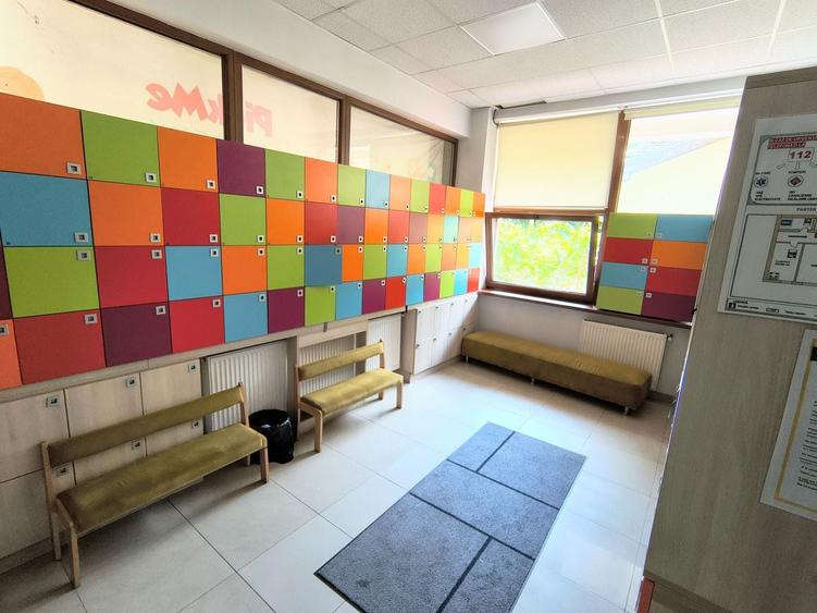 Casă cu 9 camere cu Canalizare în Baicului