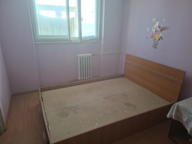 Apartament cu 3 camere decomandat în Drumul Taberei