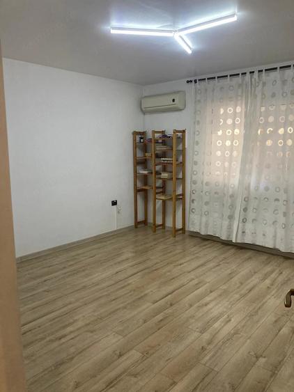 Casă cu 4 camere cu Teren 100 Mp în Sebastian