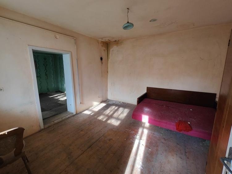 Casă cu 3 camere cu Teren 2000 Mp în Laslău Mare