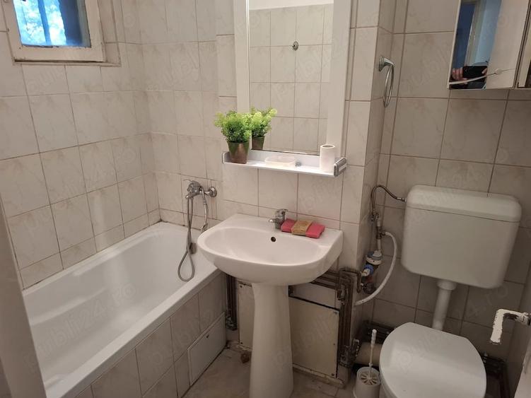 Apartament cu 3 camere decomandat în UTA