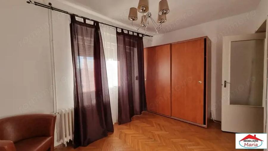 Apartament cu 3 camere decomandat în Central