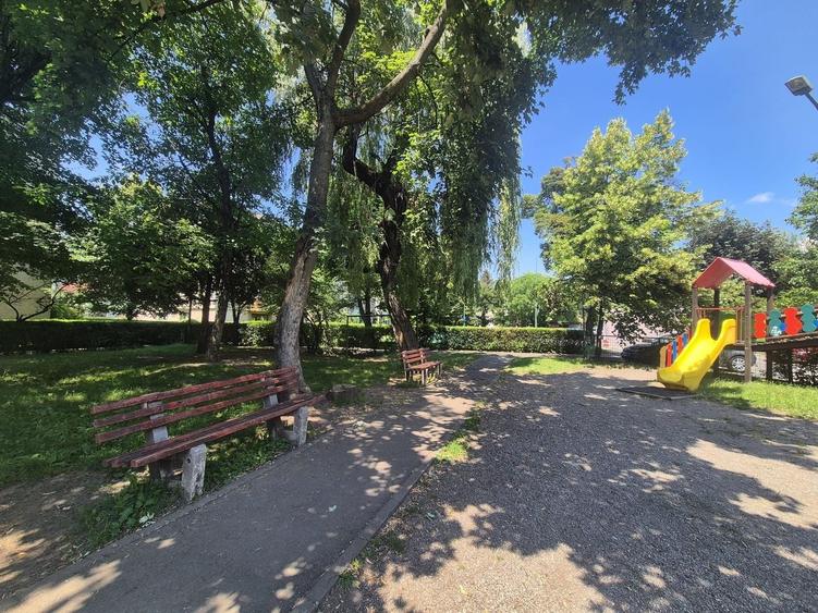 Apartament cu 2 camere nedecomandat în Centrul Civic