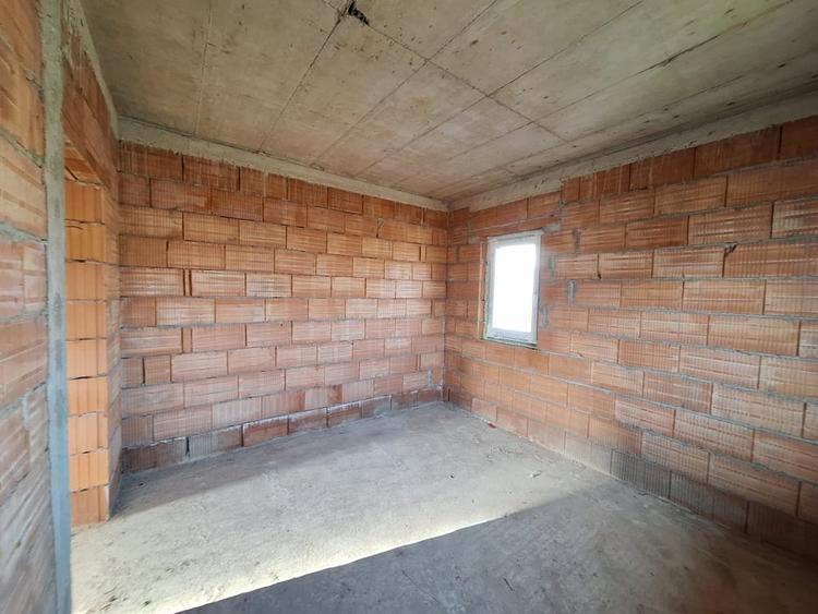 Casă individuală cu 5 camere cu Canalizare în Giarmata