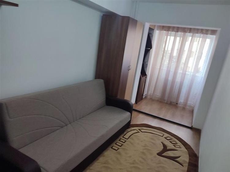 Apartament cu 3 camere decomandat, mobilat în Zimbru