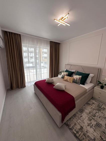 Apartament cu 3 camere semidecomandat în Berceni