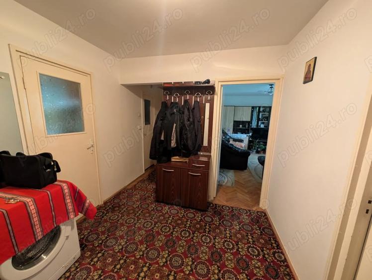 Apartament cu 4 camere decomandat în Central