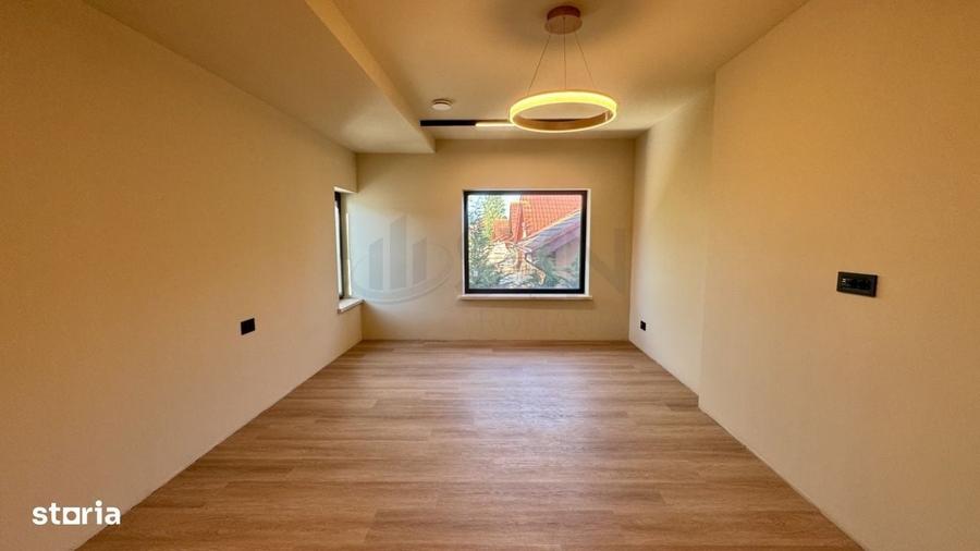 Casă cu 4 camere decomandat în Băneasa