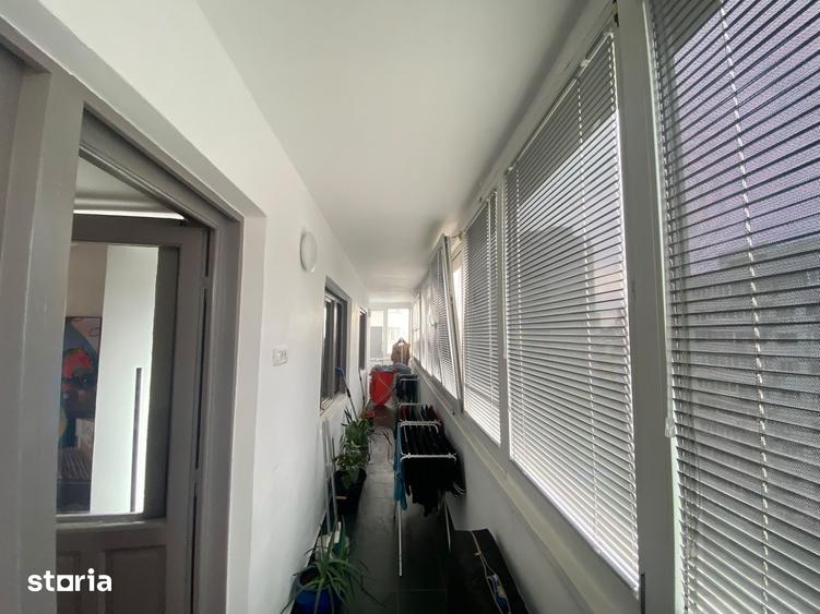 Apartament cu 3 camere semidecomandat, mobilat în Grivița