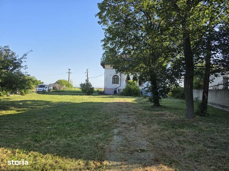 Casă cu 4 camere în Cărbunari
