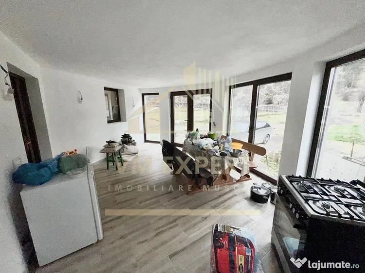 Casă cu 5 camere cu Teren 1362 Mp în Dragoslavele