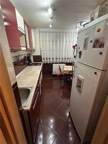 Apartament cu 4 camere decomandat în Titan