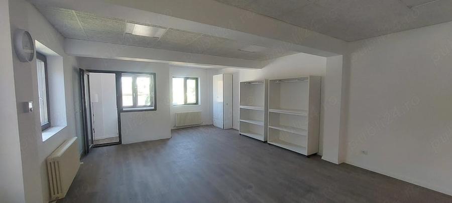 Spațiu comercial, de 450 mp, în Central