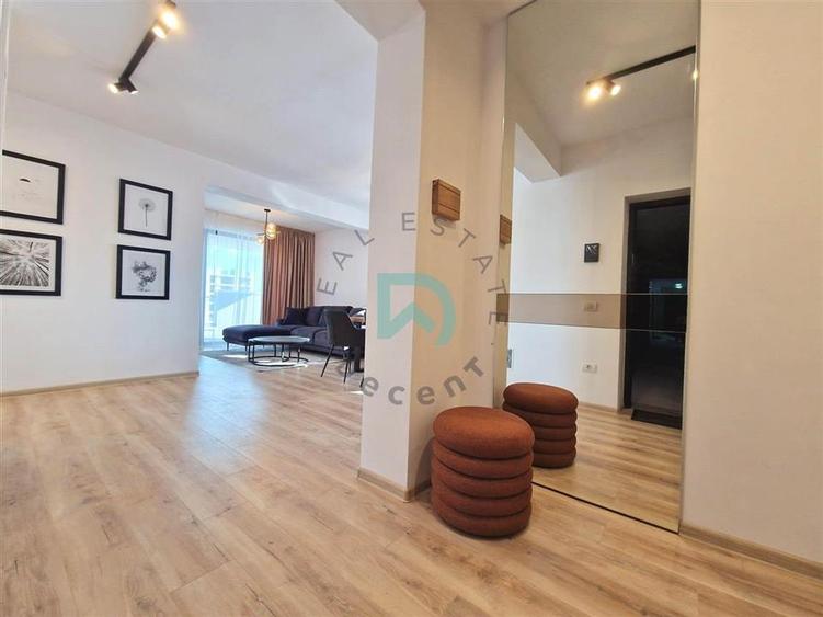 Apartament cu 3 camere decomandat, mobilat în Tractorul