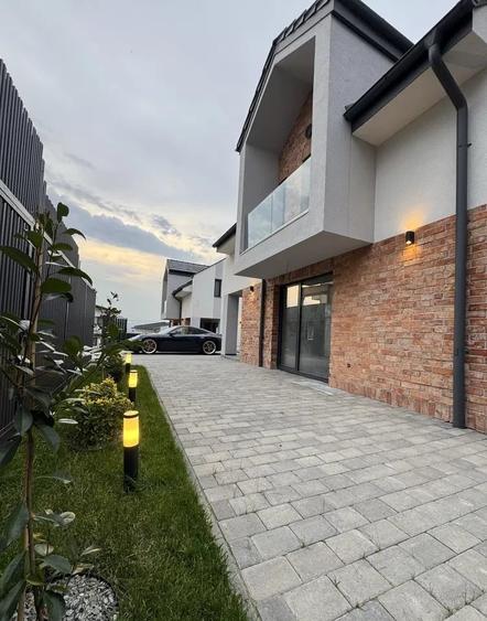 Casă individuală cu 5 camere cu Canalizare în Florești