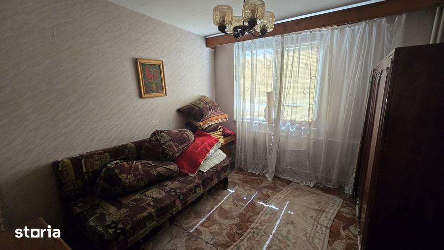 Apartament cu 3 camere în Craiovei