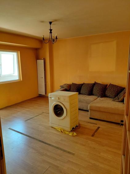 Apartament cu 3 camere decomandat în Sebastian