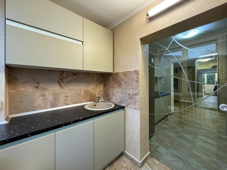 Apartament cu 2 camere decomandat, mobilat în Far
