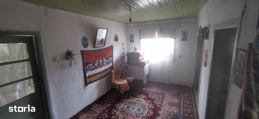 Casă cu 4 camere cu Teren 3500 Mp în Ghergheasa