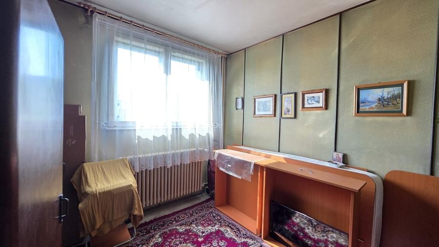 Apartament cu 3 camere decomandat în Drumul Taberei