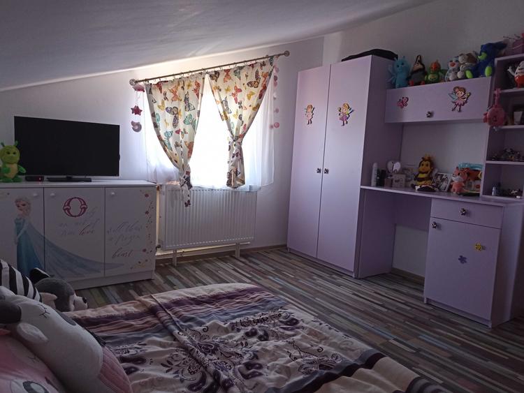 Casă cu 4 camere cu Teren 300 Mp în Central