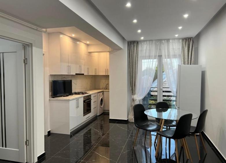 Apartament cu 2 camere semidecomandat, mobilat în Exterior Nord