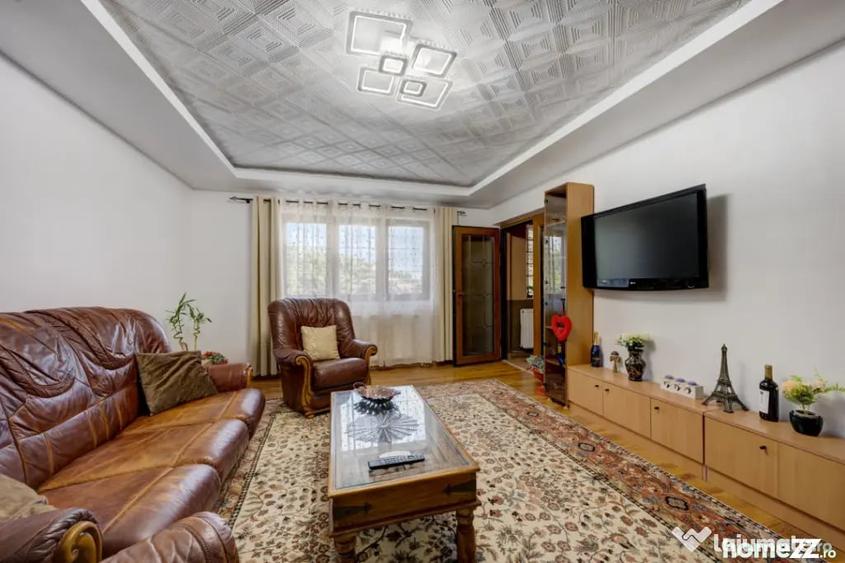 Casă cu 7 camere cu Teren 750 Mp în Afumați