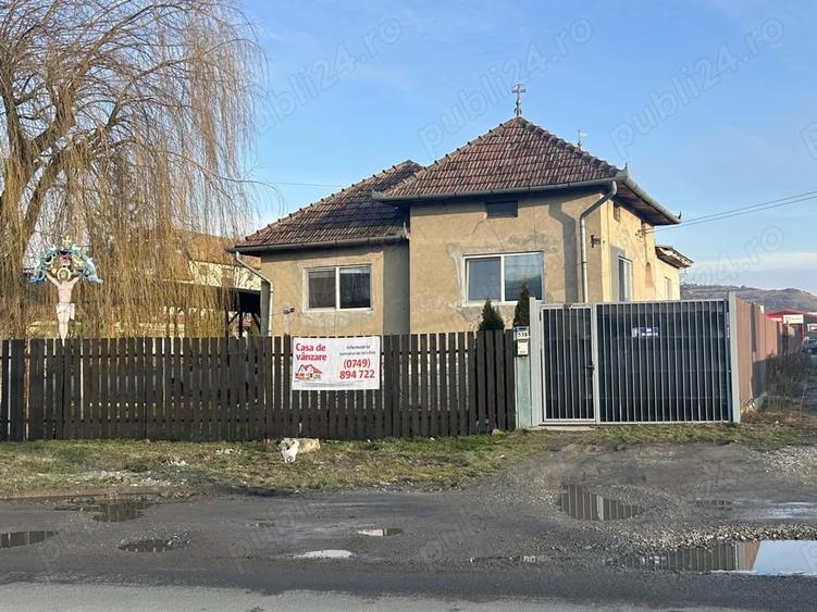 Casă cu 3 camere în Central