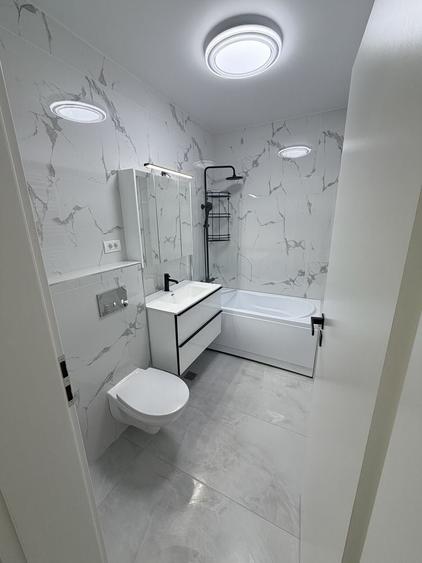 Garsonieră decomandată în Central