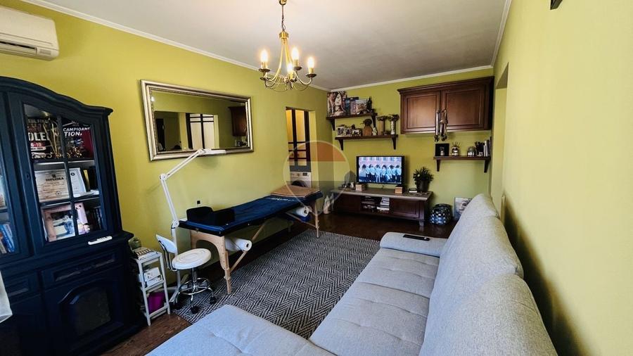 Apartament cu 3 camere decomandat, mobilat în Dragoș Vodă