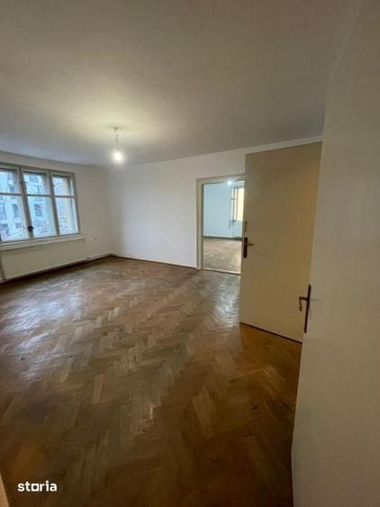 Apartament cu 3 camere în Andrei Mureșanu