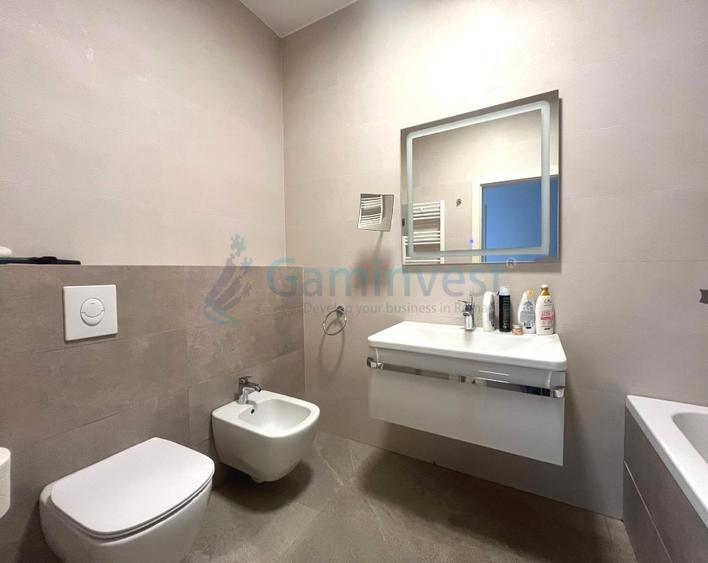Apartament cu 4 camere decomandat, mobilat în Central