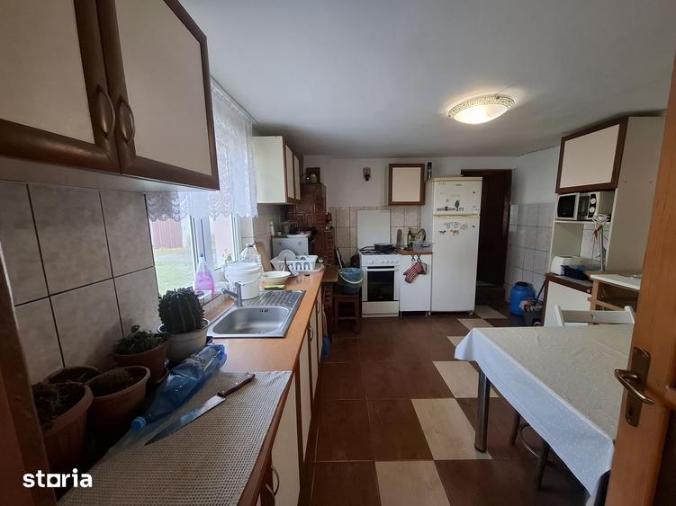 Casă cu 3 camere cu Teren 4300 Mp în Secuieni