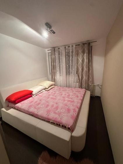 Apartament cu 3 camere decomandat în Sud