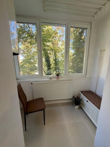 Vand apartament 2 camere, etaj 3/4, decomandat, Zona Soarelui( aproape de Spitalul Judetean, Carrefour)