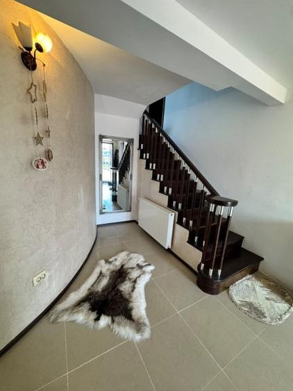 Casă individuală cu 4 camere cu Piscina în Cătălina