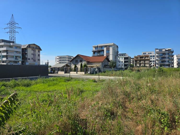 Teren Construcții intravilan de 250 mp, în Nord