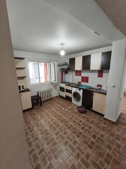 Apartament cu 2 camere decomandat în Titan