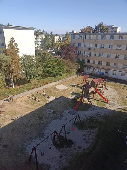 Apartament cu 2 camere nedecomandat în Simeria