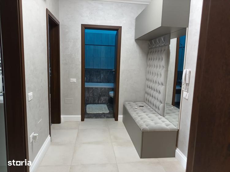 Apartament cu 2 camere în Apărătorii Patriei