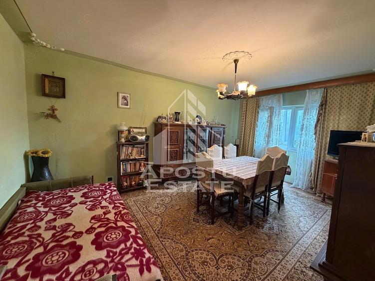 Apartament cu 3 camere decomandat în Bucovina
