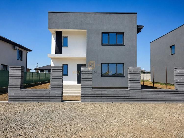Casă individuală cu 5 camere cu Canalizare în Vidra