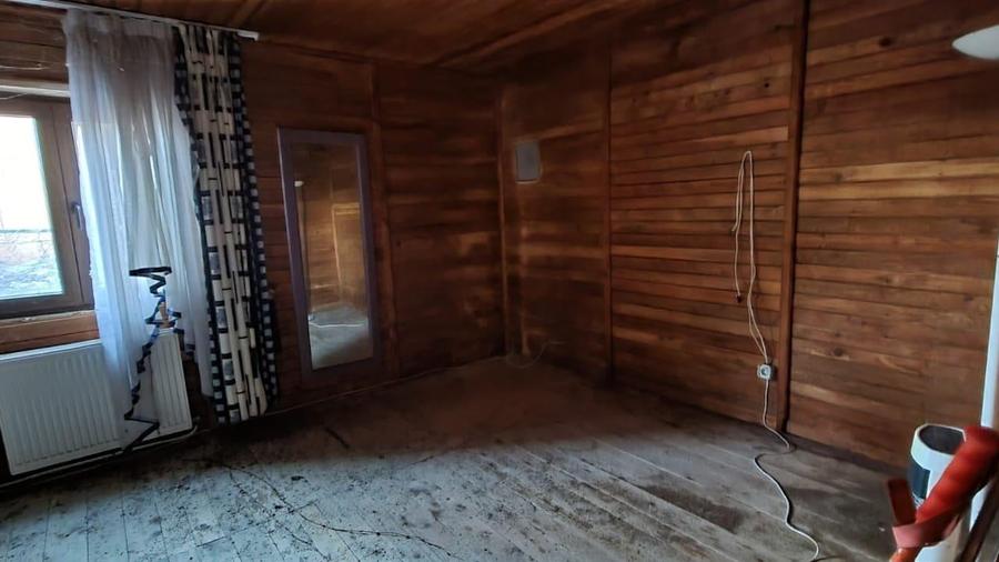 Casă individuală cu 5 camere cu Teren 1481 Mp în Nord